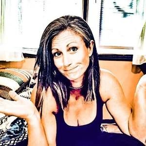 Meet your Posher, Elaina